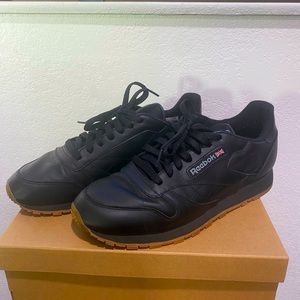 Reebok Mens size 10 Classic leather